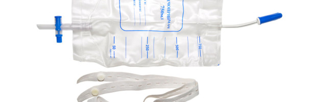 Мочеприемник со сливным клапаном и фиксатором к ноге